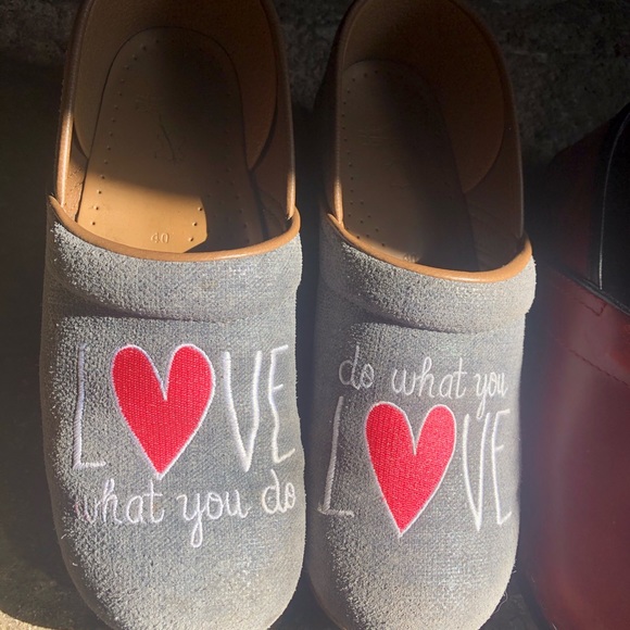 Dansko Nursing Shoes - Picture 3 of 5